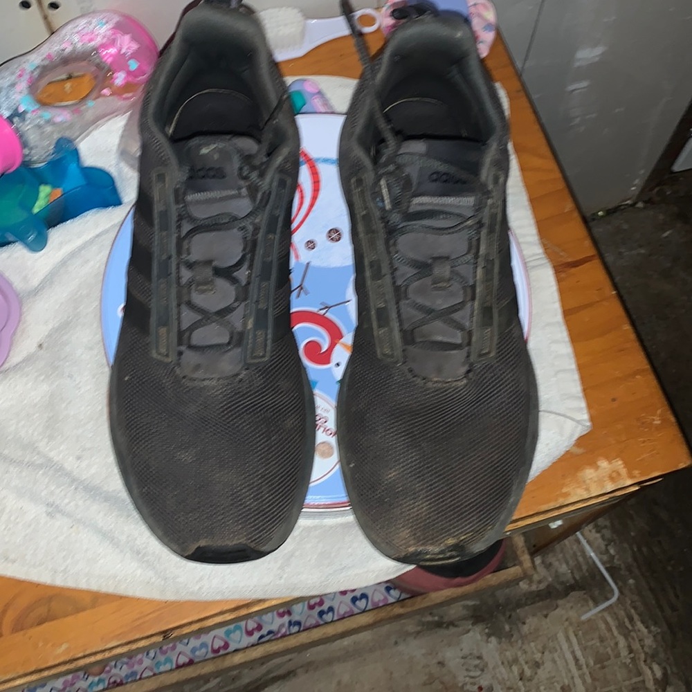 Adidas shoes - Picture 1 of 5